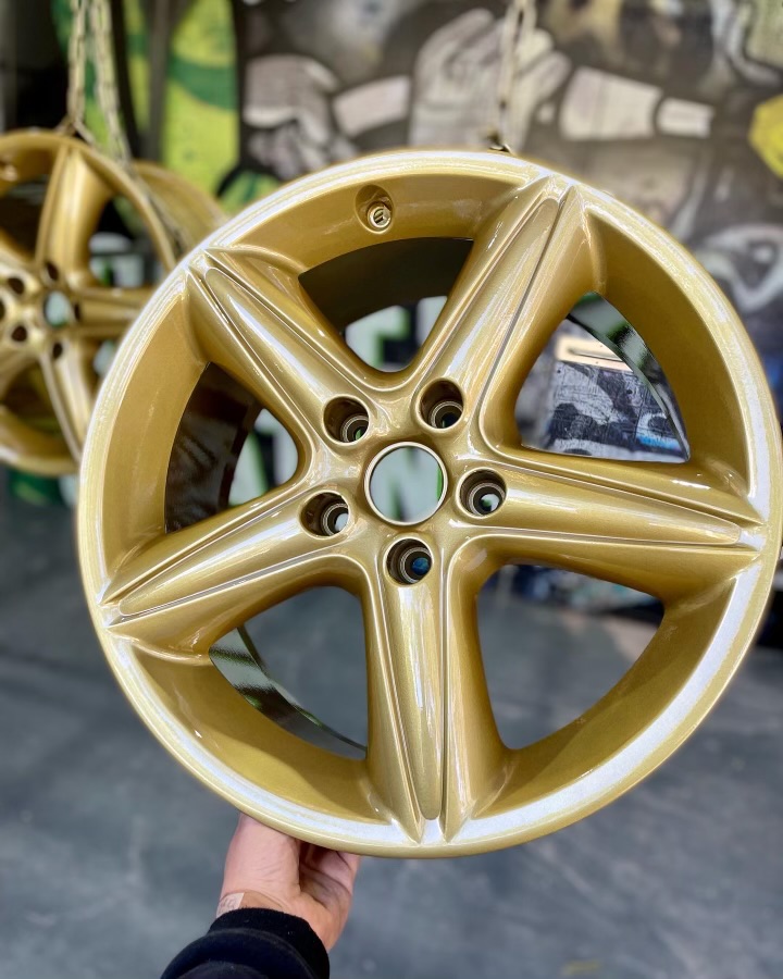 Gold powder coated wheel rim 2